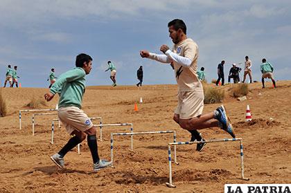 El equipo de San José se estuvo preparando en las dunas de arena