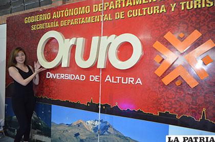 La bella Alexandra Cuba invita a la ciudadanía a visitar Oruro