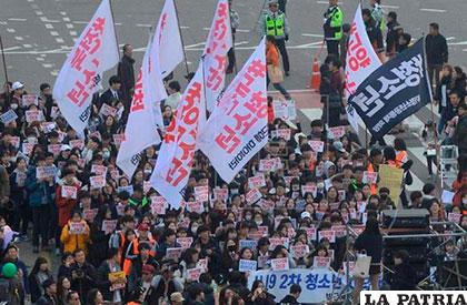 Surcoreanos piden la dimisión de la presidenta, Park Geun-hye