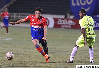 Universitario venció en la ida 2-1 en Sucre el 14/09/2016 /APG