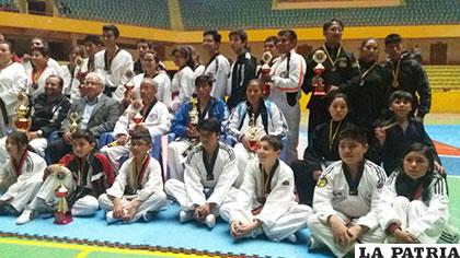 Deportistas que formaron parte del campeonato de taekwondo