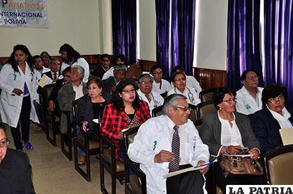 Médicos y representantes de instituciones fueron parte del seminario