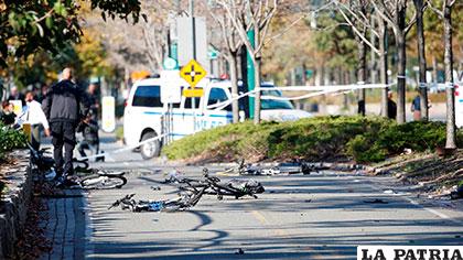Las bicicletas quedaron destrozadas en la ciclovía /Reuters