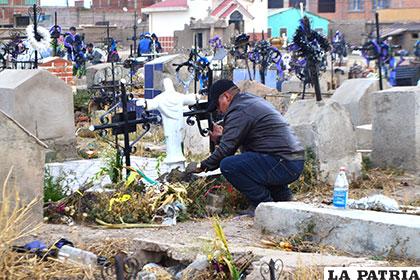 El cementerio de Chapicollo fue otro fúnebre escenario donde la tradición afloró
