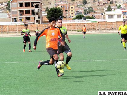 La acción del compromiso en el cual Deportivo Kala venció 4-3 a Sabaya-JAP