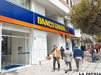 Se habría alertado sobre irregularidades a ejecutivos del Banco Unión /LARAZ?N.COM
