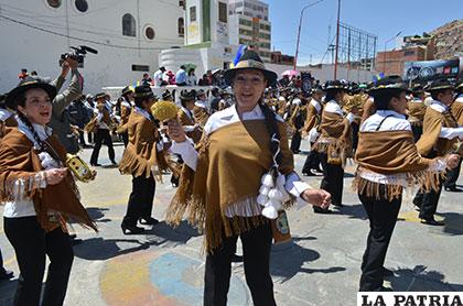 Emoción siempre presente de los devotos danzantes