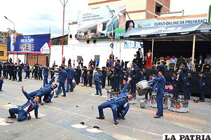 Las bandas mostraron su iniciativa en las coreografías