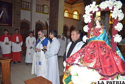 Monseñor Cristóbal Bialasik ofició la ceremonia en el Santuario del Socavón