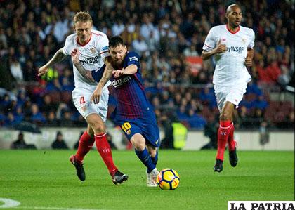 Messi cumplió 600 partidos con el Barcelona que venció 2-1 al Sevilla