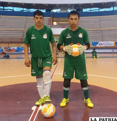 Jesús Saavedra (izquierda) junto a Ramiro Mendivil, ambos convocados a la selección boliviana