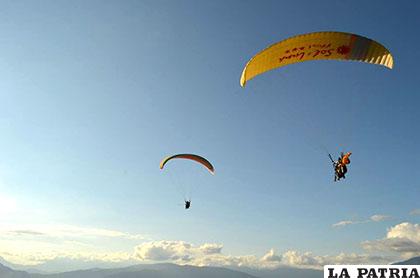 El parapente, un deporte extremo, el sábado de realizará en Oruro