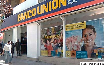 El Banco Unión fue escenario del ilícito que cometió Juan Franz Pari /eldeber.com.bo