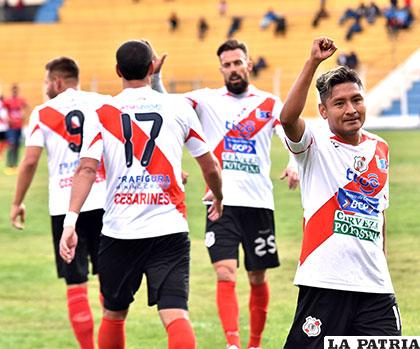 Celebran los jugadores de Nacional Potosí, la victoria lograda ante Wilstermann /APG