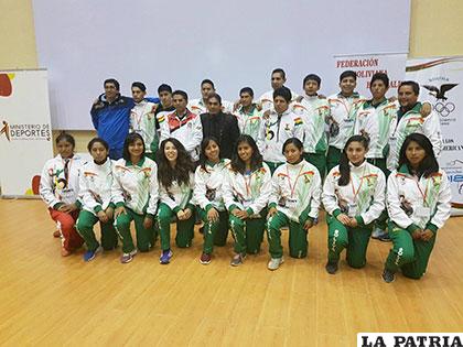 La selección boliviana de handball que asistirá a los Juegos Bolivarianos