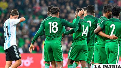 Nigeria celebró un triunfo de 4 a 2 ante Argentina