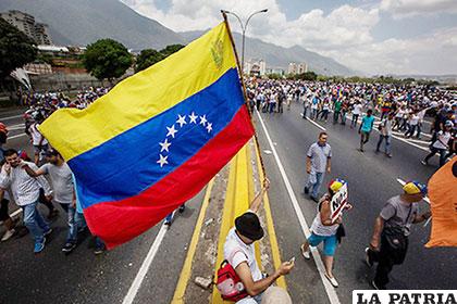 Gobierno y oposición esperan aportar para solucionar crisis venezolana