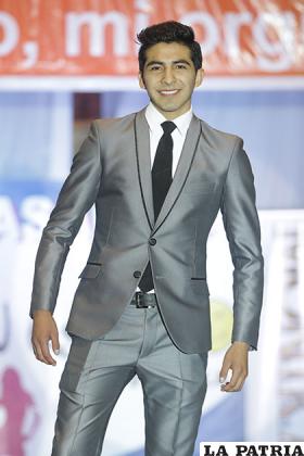FERNANDO PAREDEZ