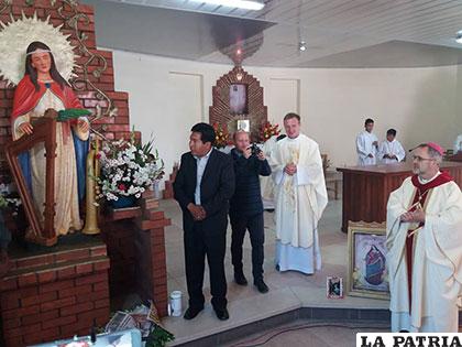Con mucha alegría descubrieron la imagen de Santa Cecilia