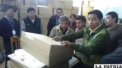 El personal del TEDO es el encargado de la elaboración de las maletas electorales