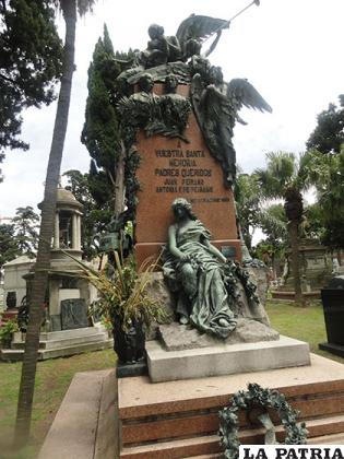 Monumentos funerarios para los seres queridos