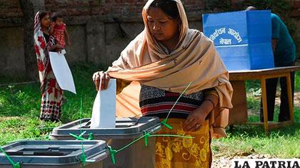 Nepal va hoy a elecciones generales
