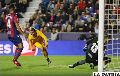 Griezman no deja de anotar para el Atlético de Madrid que ganó (0-5) al Levante