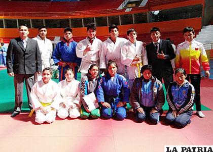 La selección orureña que participó en el torneo nacional de judo