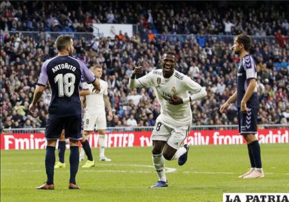 Vinicius anotó el primero del Real Madrid para el triunfo ante 
Valladolid 2-0 / as.com