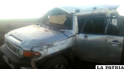 El vehículo del senador Núñez quedó muy afectado por el accidente/ANF
