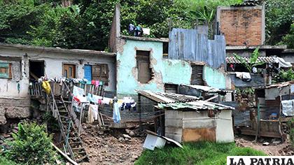 Familias viven en condiciones precarias en Centroamérica/ amazonaws.com