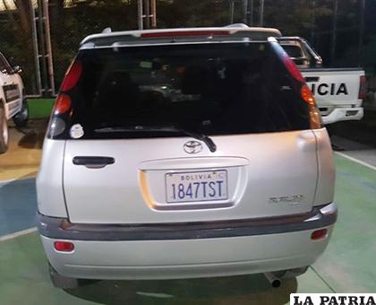 El vehículo secuestrado de los falsos policías /LA PATRIA