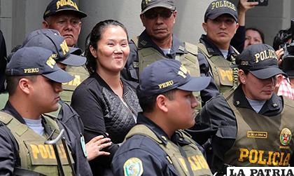 Keiko Fujimori mientras era trasladada al penal para cumplir prisión preventiva/ENDIMAGES
