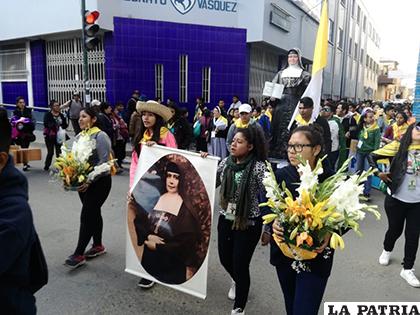 Peregrinación en homenaje a Nazaria Ignacia, la primera santa de Bolivia / ROLANDO ALARC?N