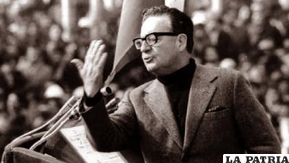 Salvador Allende fue un presidente socialista querido por unos y odiado por otros / SE?ALMEMORIA.COM