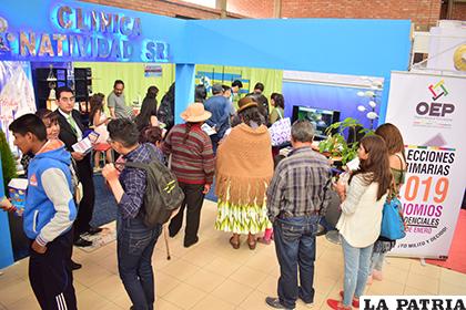 Bastante afluencia de visitantes en el stand de la Clínica Natividad/ LA PATRIA