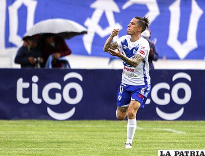 Javier Sanguinetti, la mayoría de los jugadores festejaron el triunfo ante Real Potosí con el gesto de que los dirigentes cancelen los sueldos devengados