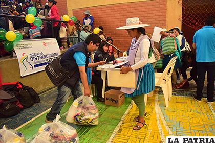 Se entregó paquetes del subsidio a las madres asistentes/LA PATRIA