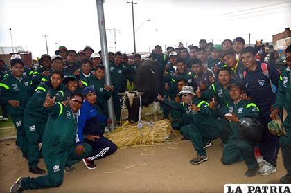 Los campeones en Primera de Honor, Espectacular Bolivia / Alex Zambrana - LA PATRIA