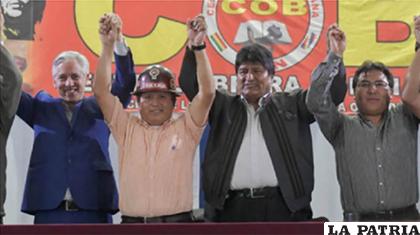 Los dirigentes de la COB en la proclamación de Evo-Álvaro /ANF