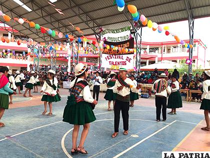 Danzas alegres fueron interpretadas por alumnos junto a sus padres /LA PATRIA