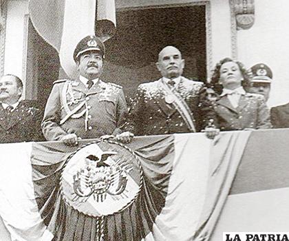 Los ex presidentes David Padilla Arancibia, Walter Guevara Arze y Lidia Gueilier Tejada en 1979 /Alfonso Crespo