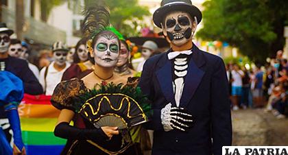 El desfile fue muy llamativo para propios y extraños /El Nuevo Diario México