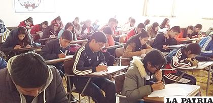 Más de 10 mil estudiantes participaron en la etapa distrital en Oruro, en agosto /LA PATRIA /ARCHIVO
