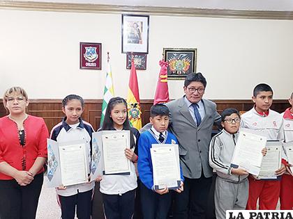 Los estudiantes recibieron reconocimientos por parte de la Gobernación /la PATRIA