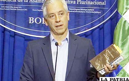 El vicepresidente Álvaro García Linera, en conferencia de prensa /Captura de pantalla BTV
