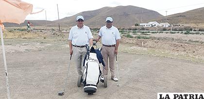 La dupl Los ganadores del torneo de golf realizado el fin de semana 
/cortesía Rodrigo Valdivia a de Antonio Beltrán y Rodrigo Valdivia /cortesía Rodrigo Valdivia