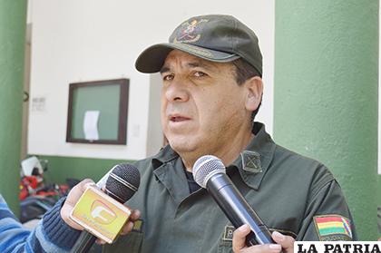 El director de la Felcc, coronel Manuel Vergara, informó ayer lo sucedido con el robo / LA PATRIA