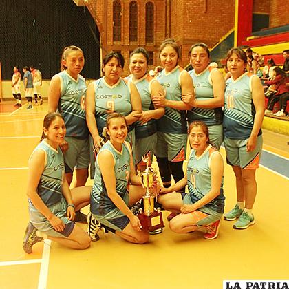 Coteor fue segundo en el torneo de básquetbol femenino 
/Carla Herrera /LA PATRIA