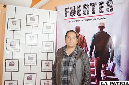 Oscar Salazar promociona su película 